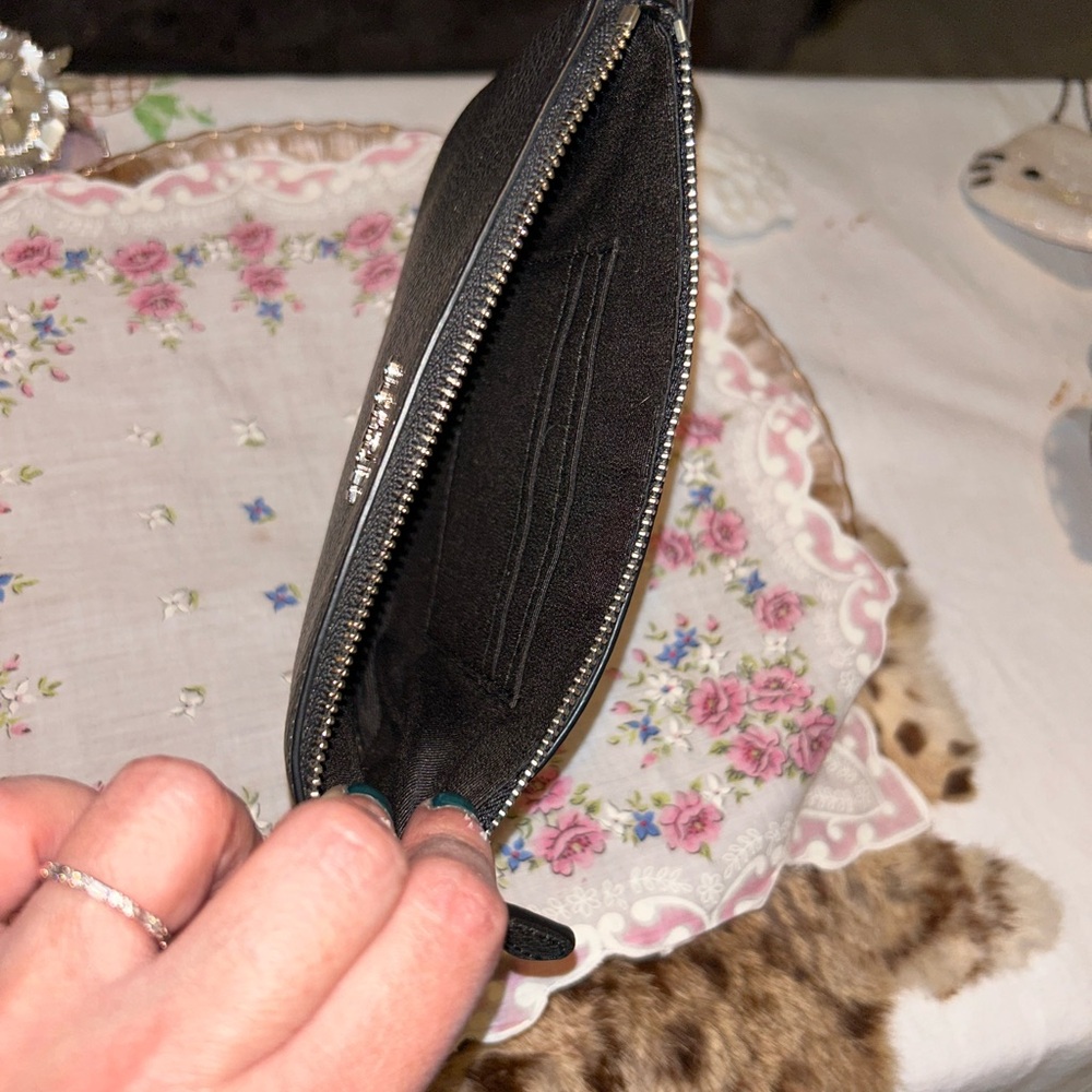 Coach wristlet grey metallic club purse - Picture 6 of 6